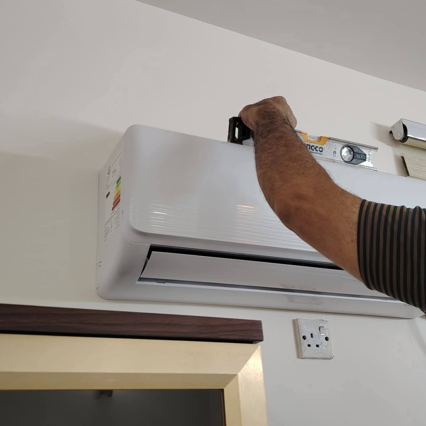 السلام عليكم رجعنا لكم بانسب الاسعار لا تدوخ ولا تحتار خابونا وتدلل فتح سبلت  لك شد سبلت كادر كامل جاهز ما عليك بس تتصل ***********
