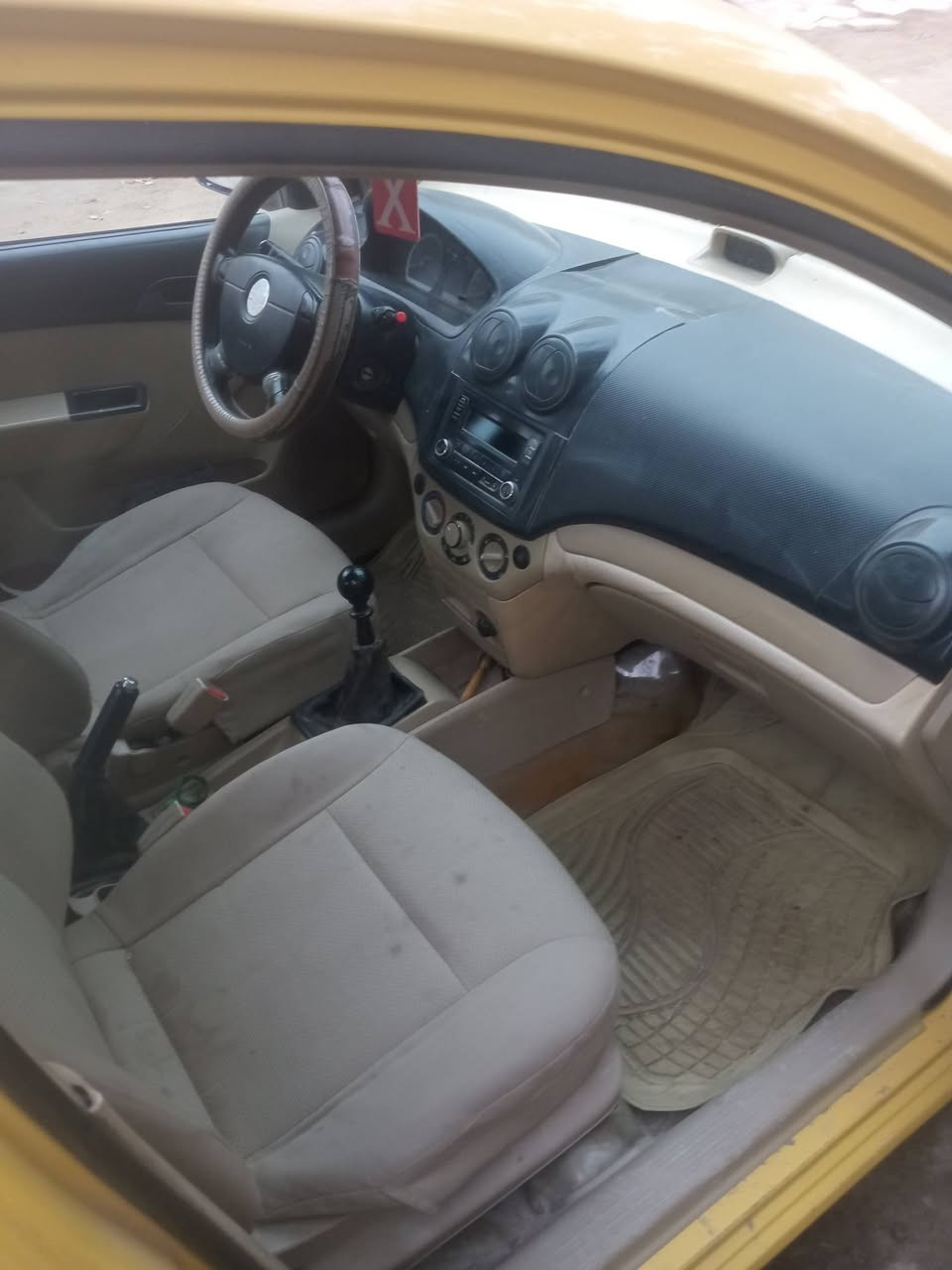 السلام عليكم سياره افيو للبيع موديل 10 سعر 40 وبيها مجال قليل المكان في الحله الاتصال على هذا الرقم ***********
