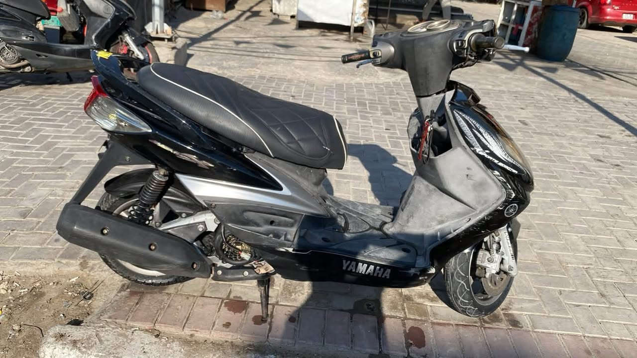 فحل نوزل كوري مكينه ممفتوحه كلجات رياضي زنون عالي بيها دبل اشاره كلشي شغال دراجه كامله مداريها بانزين محسن ودهن اصلي موتل قايش جديد باتري جديد ب850وبيها مجال مكاني بغداد سبع ابكار نقصها فقط واير كيلومتر ***********
