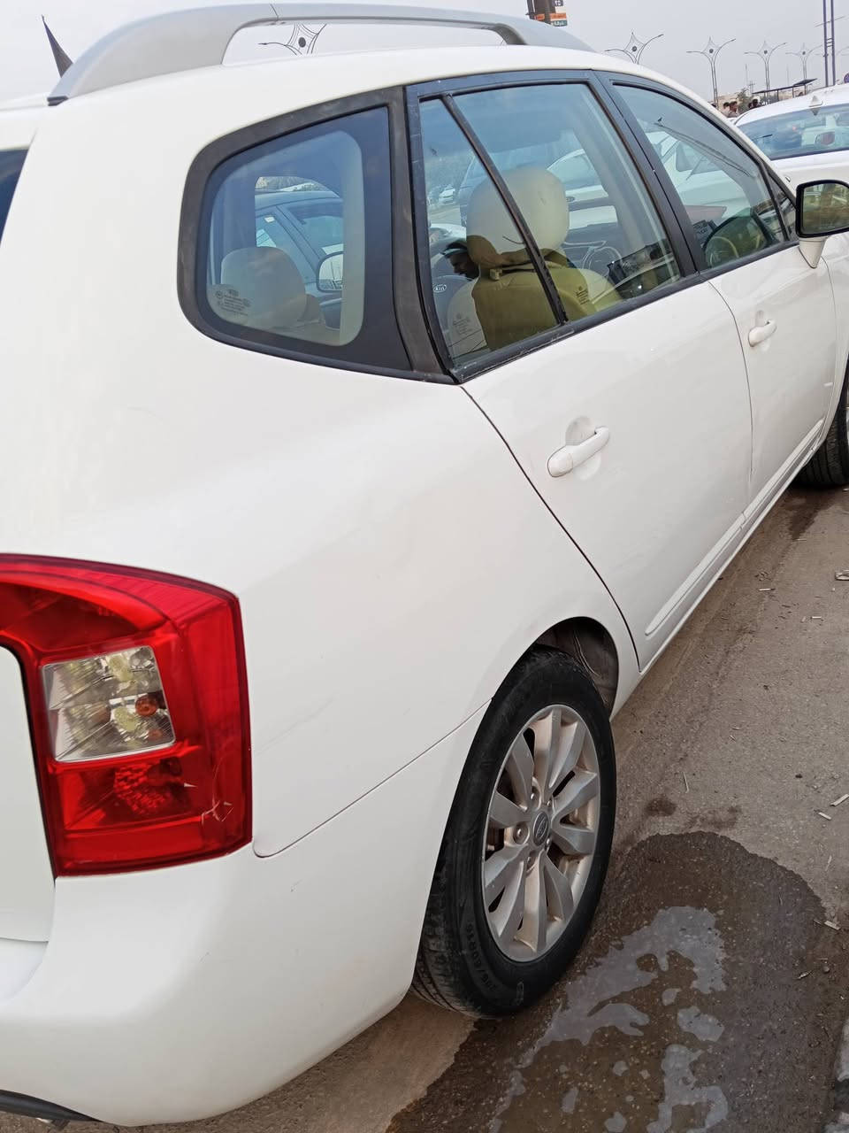 السلام عليكم كيا كارنز7راكب  2011للبيع وارد خليجي مكينه 2000دوش  فتحه سقف +شاشه +كامره دواره حداديه 100%كامله للخير توني مكملهن +تخم تايرات جدد مكينه كير بلكارتون كفاله  سياره جاهزه ومماشيه هواي بااسمي سياره مداور ثاني يوم بأي محافظه تعجبك السعر 120وبيها مجال قليل #سونار سياره اسفل المنشور  مكاني( ناصريه) واتساب ***********
