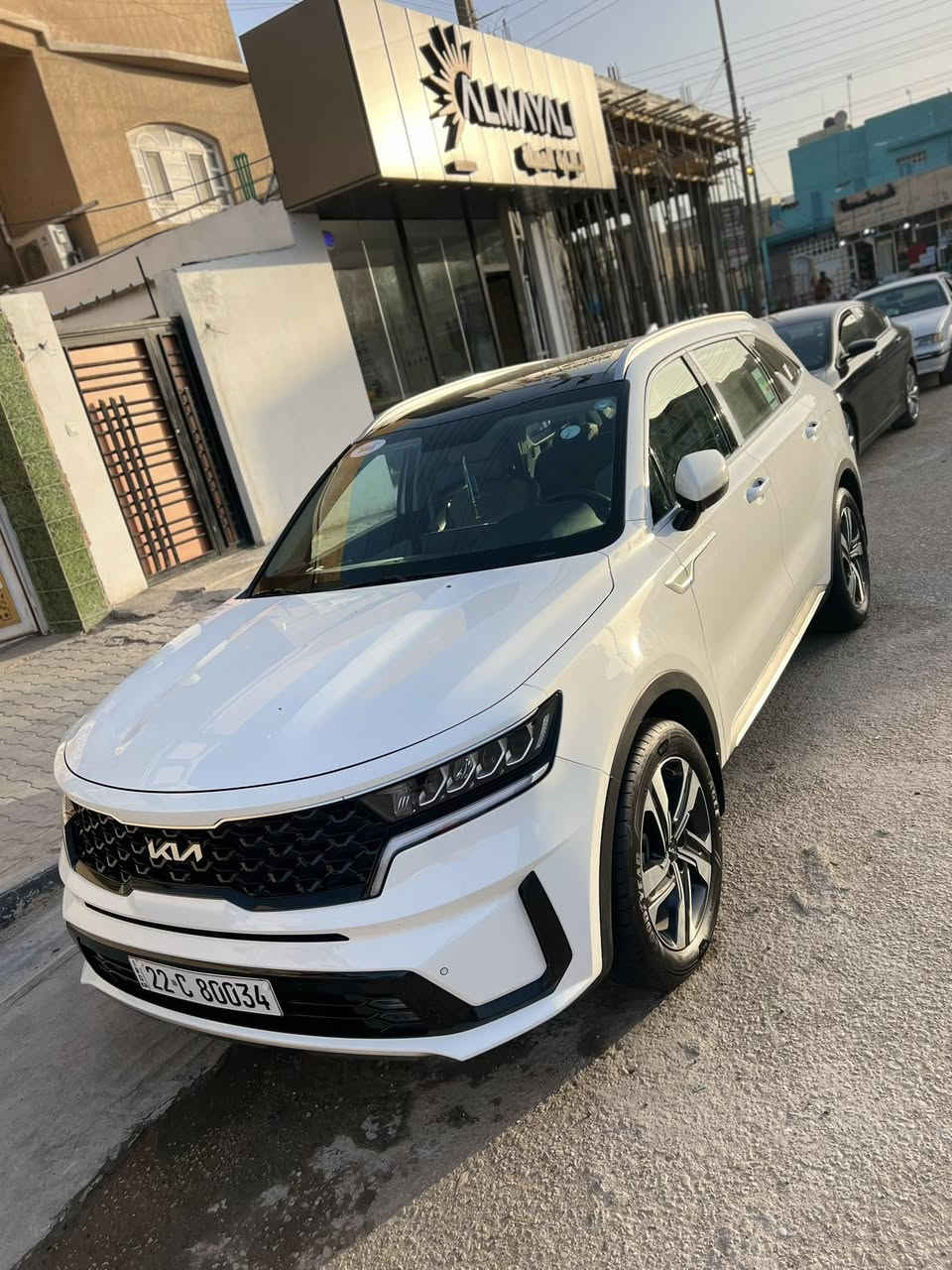 يا الله للبيع سورنتوا خليجي موديل 2023 فول مواصفات بانوراما رقم شمالي اربيل الدولي كفاله عامه السياره جديده زيروا مطلعيها من الشركه بسمنه مداور ثاني يوم ماشيه 31 كامرات رادارات حساسات امامي خلفي وجانبي  السياره جاهزه من كلشي سويچ كير مكينه تبريد تدفئه كله كفاله متصرف عليها ربع دينار 
مكان السياره النجف الاشرف للتواصل خاص 
رقمي *********** واتساب ايضاً 
السعر 338 وبي مجال بسيط .
