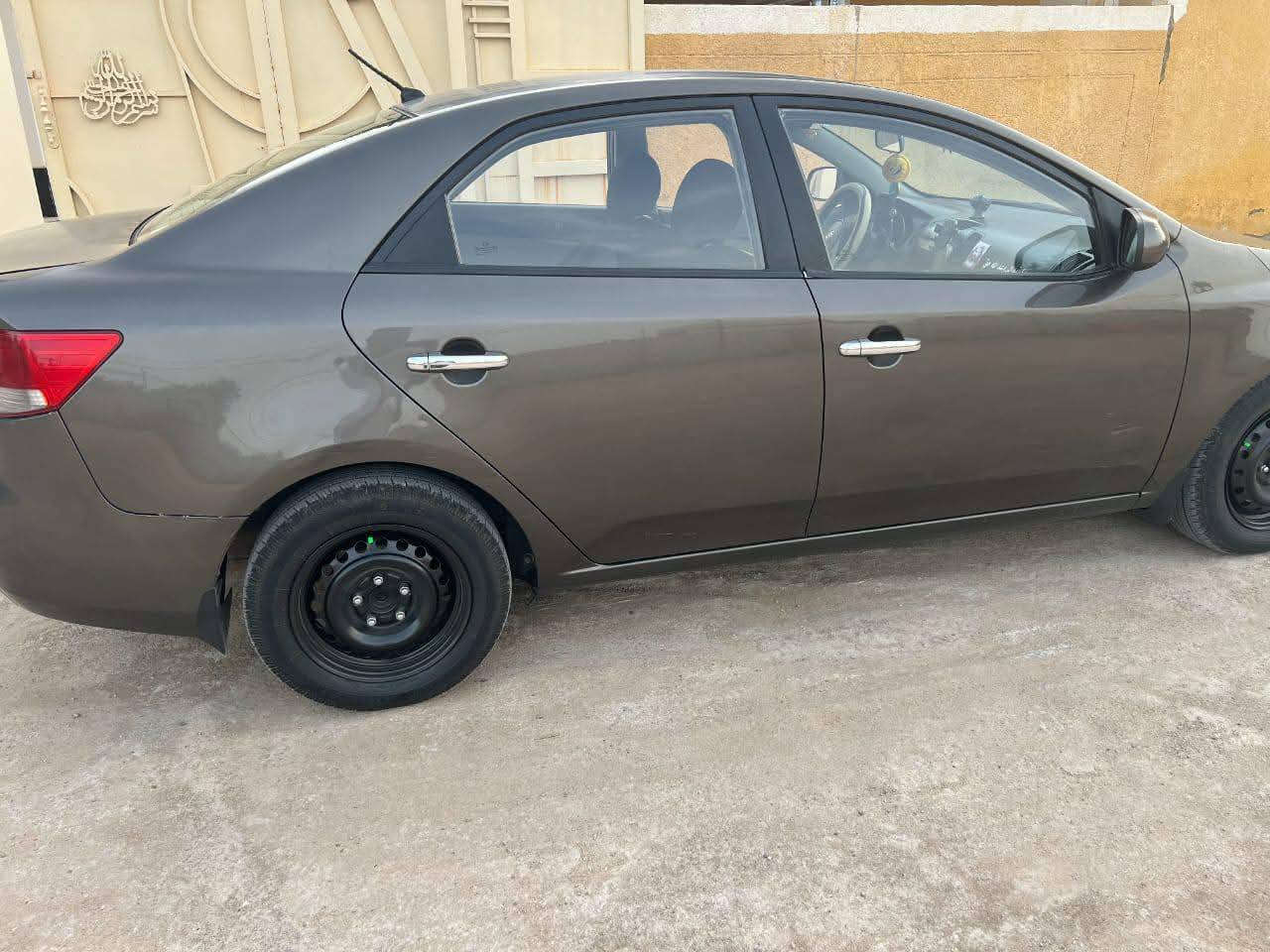 سيراتو للبيع خليجي مكفوله من الصبغ 2012 سليمانيه راعيه كربلاء السعر 100وبيه مجال مكان كربلاء شارع بغداد عامود54الاستفسار اتصل ***********
