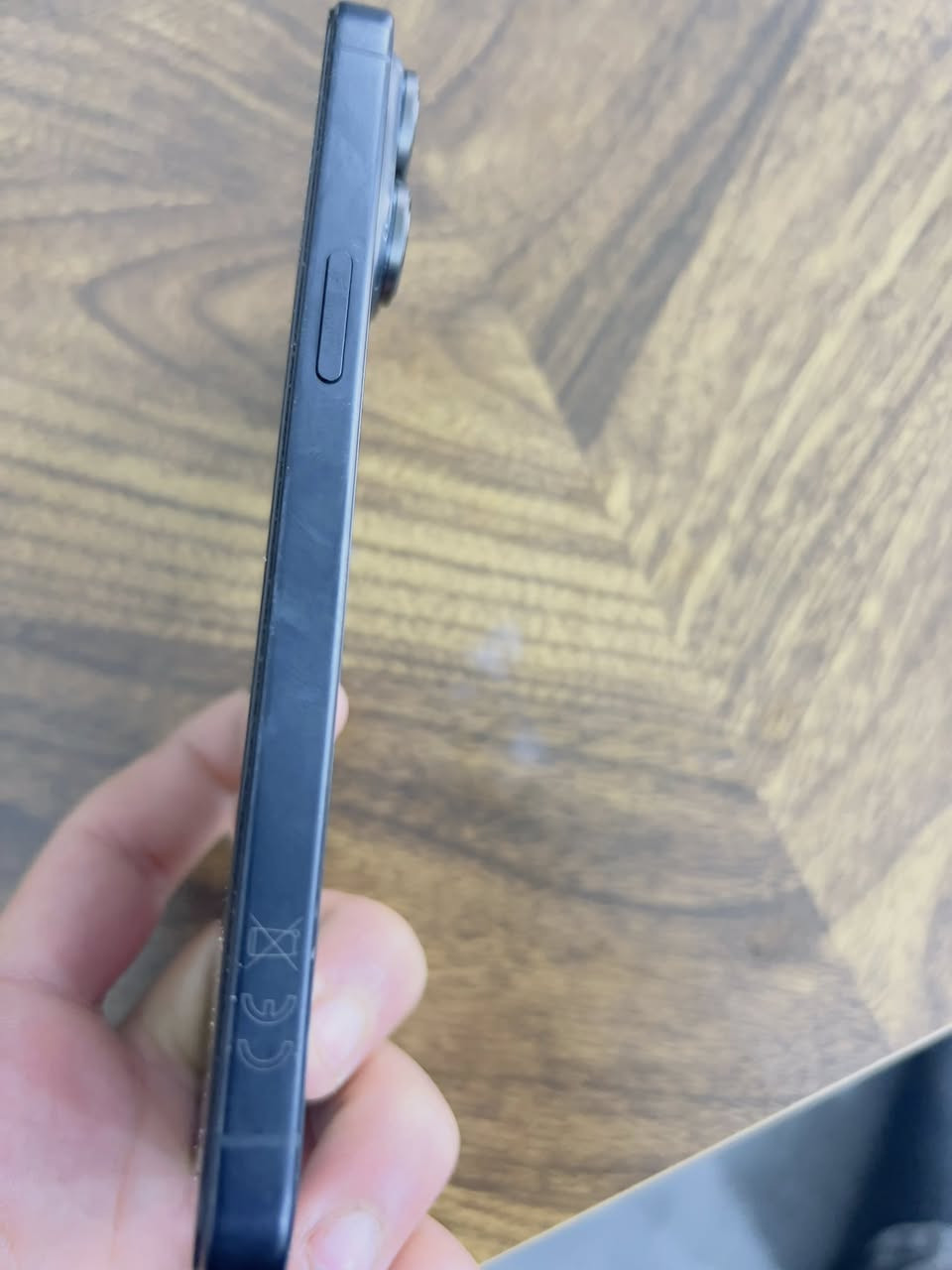 السلام عليكم
يوجد ايفون 15 برو ماكس الجهاز جديد بطاريه 98 كلو عل بلاد 
للاستفسار هـ***********
