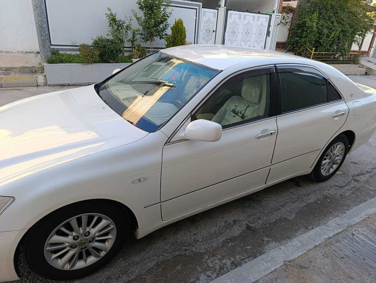 سڵاو 
182 بڕاوە بڕاوە
دەبڵو لەوی RS
3 دووگمە
3پەردە
سڵاجە
تەبرید مەرکەزی
4کوشن کارەبا
سوکان حەیزەران سوکان بەیبی
چرکەی تیا نیە
دەعامی بۆ دەعامی بەشەرت
هەرچوار تایەو ویلەکەی لۆک لۆکە
هەمووی مانگیکە چوار تایەی لۆکی بۆ بەسراوە
ڕۆنی گیێڕو مەکینەی تازە گۆڕاوە 
سەیارەی ماڵانە سەیارەی معرز نیە 
یەک سەنت مەسروفی تیا نیە 
***********
