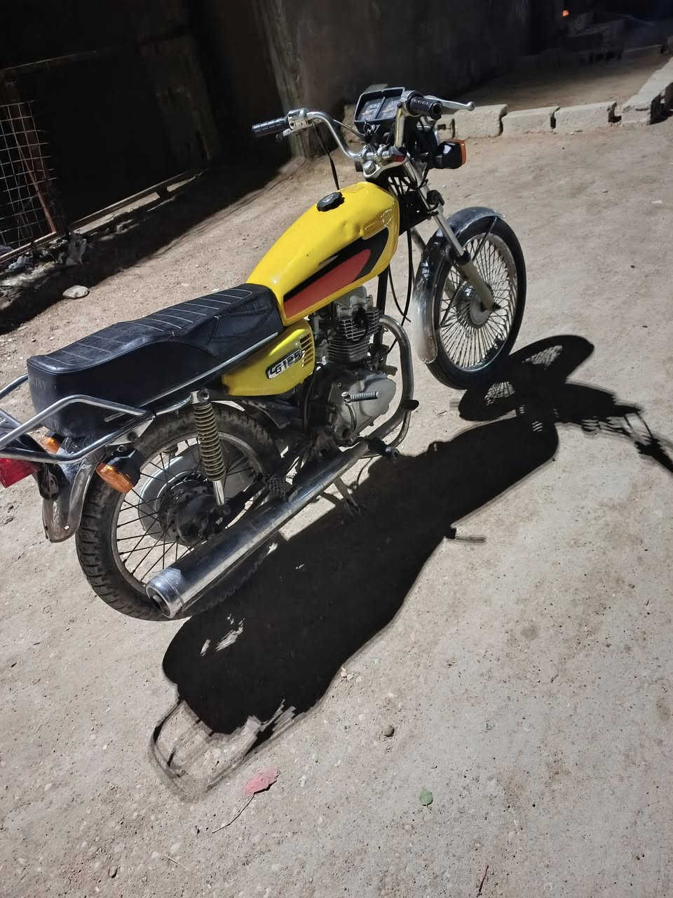 دراجه نظيفه كهربائيات كلها شغاله وراقصوا لي 450 وبيها مجال عنوان كربلاء قطط السلام***********
