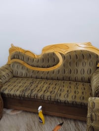 تخم ملكي • عشر نفرات • كنب