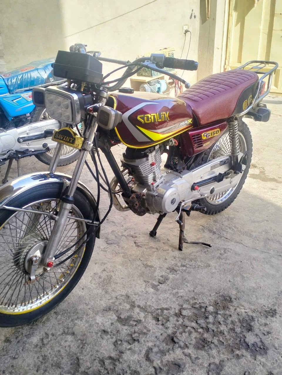 السلام عليكم دراجه للبيع موديل 2021 نضيف كلش محرك كل عيب ما بي كهربايات شغل كامل سعر 425 شراي اتصل عل رقم *********** مكاني حي حجاج
