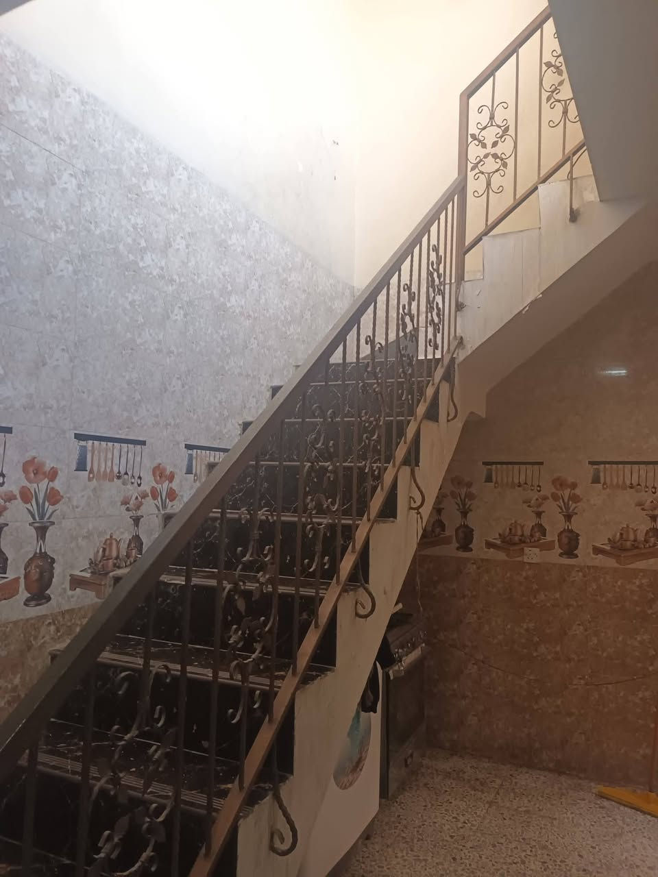 بيت للبيع
حي بساتين شارع أحمد وائلي 
 مساحه75 
الواجها 5
نزال 15
زراعي سند 25 
تصل ***********

