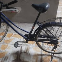 عندي هذا البايسكل للبيع السعر ٢٥ قفل نضيف كل عيب مابي ومستعجل عل البيع...