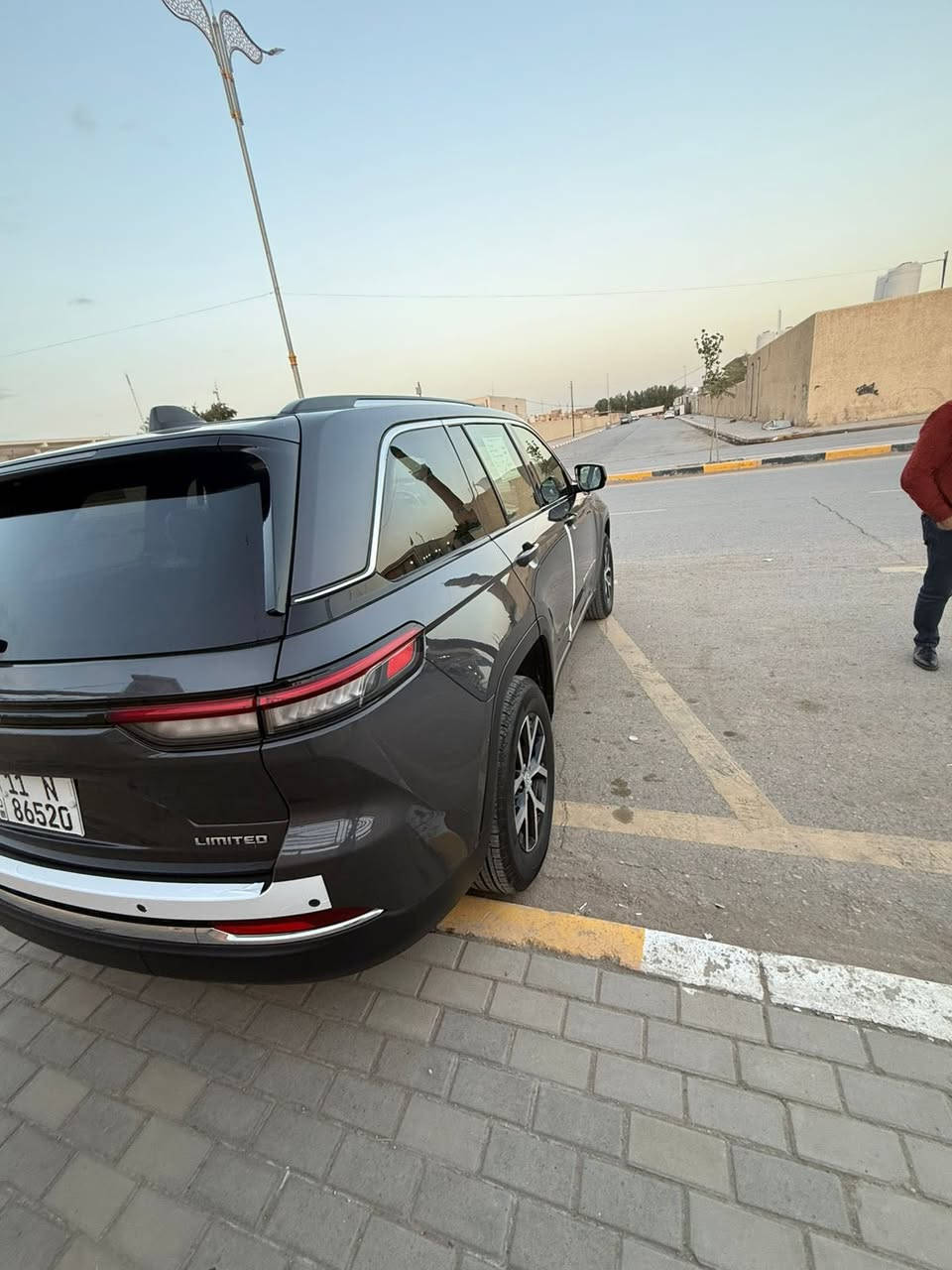 للبيع - جيب جراند شيروكي ليميتد 2024 🚗

🔹 الموديل: 2024

🔹 الفئة: Limited

🔹 اللون الخارجي: فيلي 

🔹 اللون الداخلي: (اوف وايت)

🔹 العداد: (15000 mi)

🔹 نظام الدفع: دفع رباعي

🔹 المحرك: 6 سلندر / V6

🔹 حالة السيارة: نظيفة جدًا 

🔹 الحادث : موضح في الصور

🔹 الميزات: شاشة كبيرة – كاميرا 360 – كير ماوس -مقاعد جلد – أنظمة أمان متقدمة – تشغيل بصمة – وغيرها الكثير!

💰 السعر المطلوب: (325مرقم بغداد وبيها مجال)

📞 للتواصل والاستفسار: (***********)
