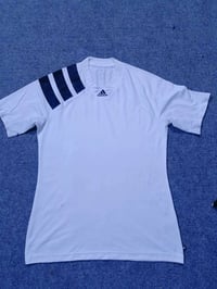 أديداس • حديثة • مقاس ميديم