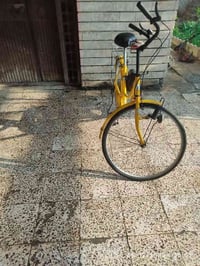 بايسكل بناتي حجم 26 مكينه  نضافه فول وكفاله عامه اخذته اب 140 واريد اب...