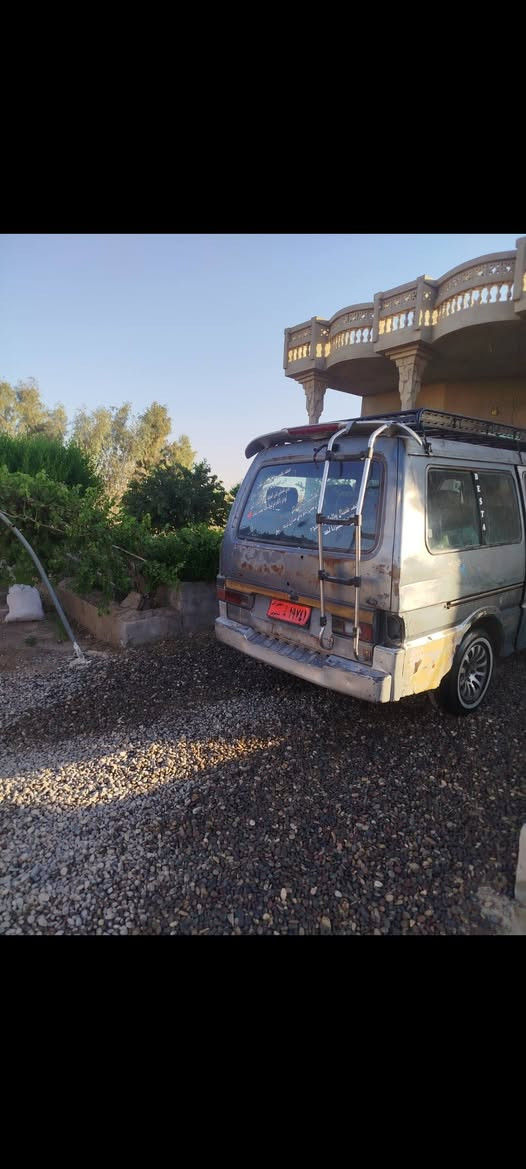 كيا بستا شغاله السعر 20 وبيها مجال رقم نينوى 
موبايل ***********
