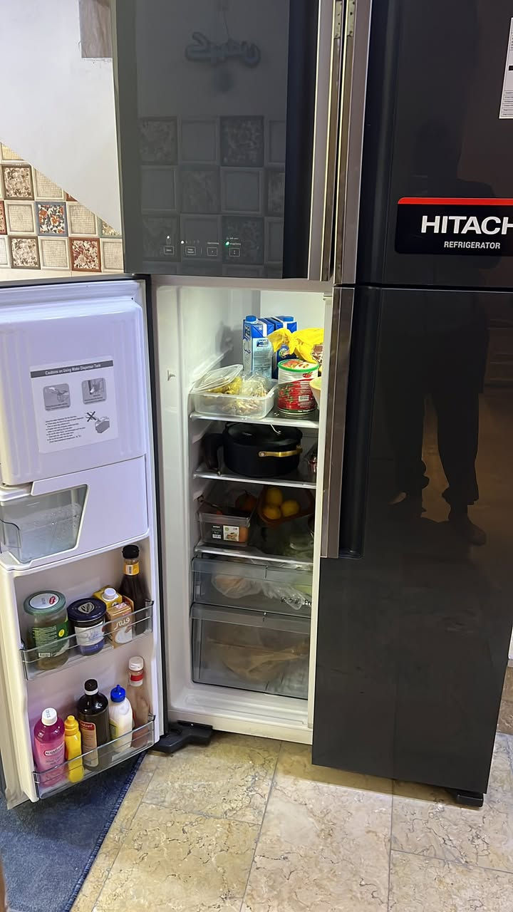 السلام عليكم ثلاجه هيتاشي للبيع اربع بوب نضيفه جدا قبل 6اشهر ماخذيهه سبب البيع ضيق المكان السعر مليون 
المكان بغداد الامين للأستفسار 
***********
