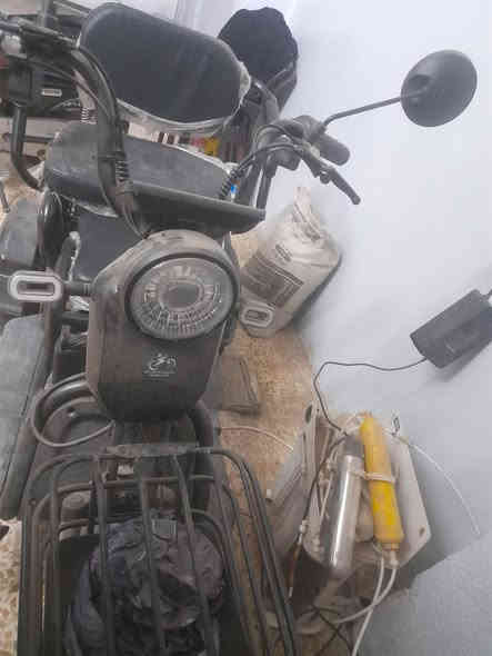 السلام عليكم ماطور شحن ٣تايات كهربائيات كلها شغاله ماطور جديد مستعمل قليل ونضيف حيل  سعر ٥٠٠ وبي مجال ***********
