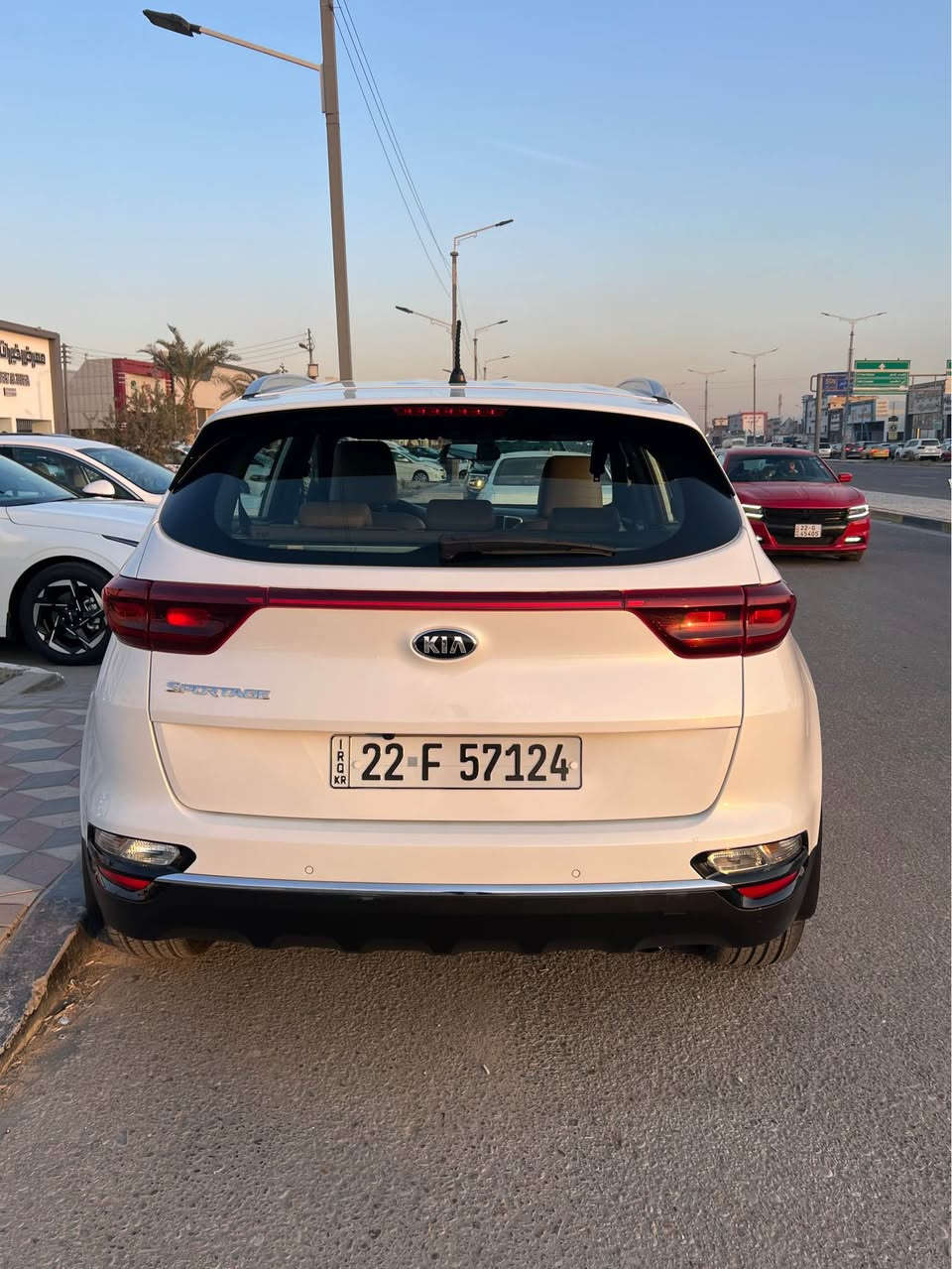 سلام عليكم سبورتج 2019 خليجي كفاله   مواصفات نص فول ملاحضه السياره  بيه شخط فقط و باقي كفاله السياره جديده من تاير من حداديه السياره موجوده داخل معرض الفيحاء 1 في معارض القبله السعر 195 و بيه مجال 
الاستفسار ع *********** Singapore
