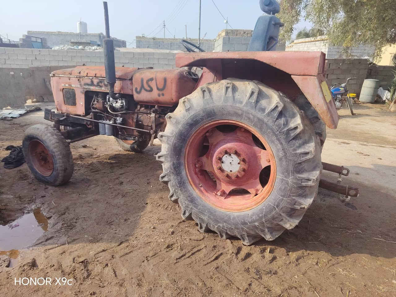 اسلام عليكم دركتل عنتر موديل 88 رقم وسنويه بسمي هيه وعبرانتها مكان ميسان والشراي يتصل عله الرقم ***********
