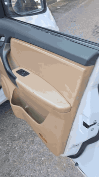 السلام عليكم  تيكو 2014 نظيفه للبيع 
السياره بيه نص جاملغ صبغ فقط والسونار موجود مكفوله 
محرك  2000   وكير ميكانيك  المرغوب. مكفولات 
تبريد ثلج  ثلج  تدفئة 
حداديه صدر نظيفه جدا 
مواصفات فوول معروفه التيكو 

السعر. 74 
***********
***********
