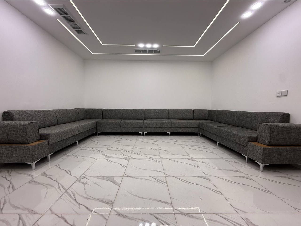 للحجز والاستفسار ***********
