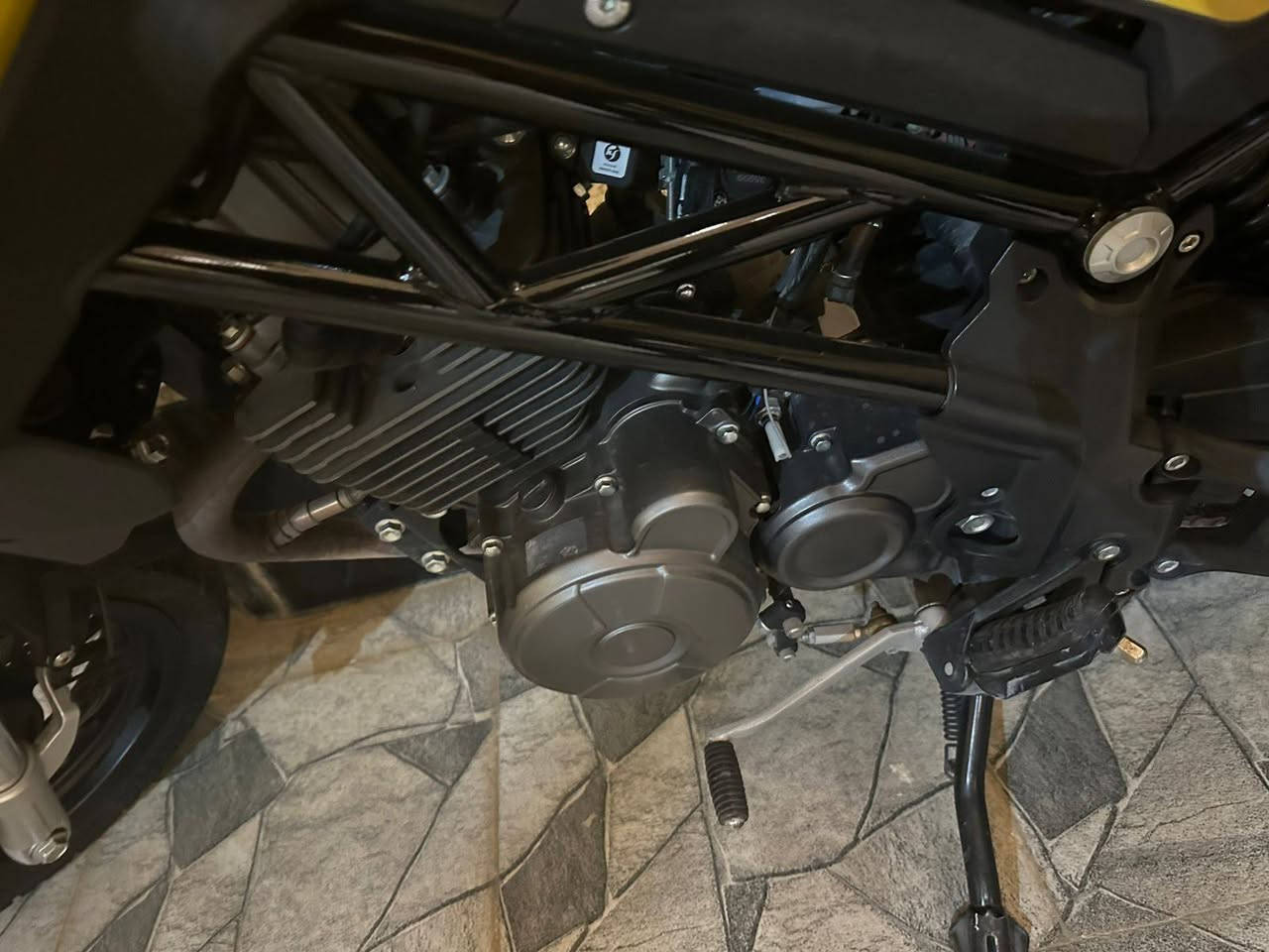 السلام عليكم ورحمة الله وبركاته 

ماطور بطح نص ما ناقصو كلشي مكينها ما مفتوحه شرط اوراق اصولي مرقم سنويه كاملها تاخذها من يمي ثاني يوم اتسجل ب سمك السعر 3مليون لا تسكر بل حلا يرحم والديك متواجد خاص و رقم 0771 981 1613..... ***********
