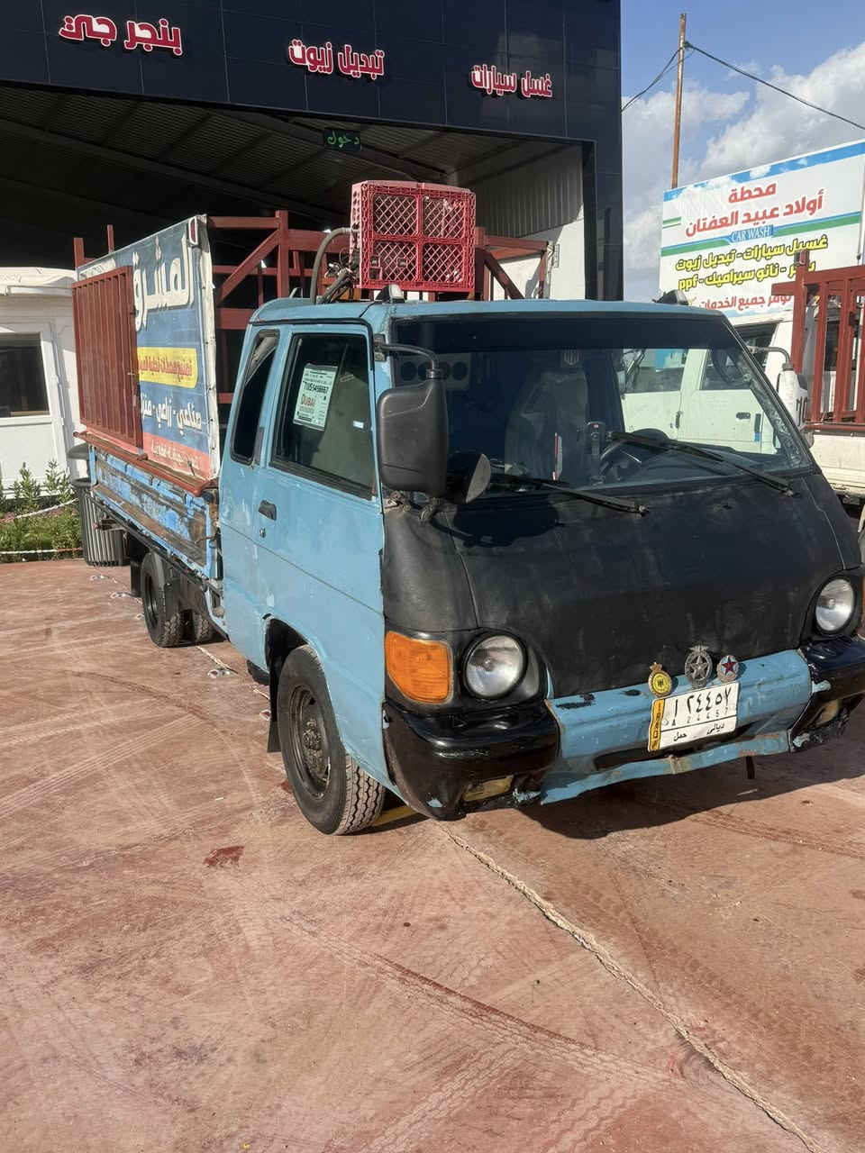 السلام عليكم للبيع هونداي بورتر 1995 رقم اديالى مشروع وطني السيارة مكفوله كير ومحرك واكسل كهربائيات كامله دوشمه جديده شاصي ورقم شاصي مكفول تخم تاير جديد تبريد كهربائي السيارة مال شغل جاهزه بوجهك للشارع وبالعافيه على الياخذها 
*********** السعر 55
