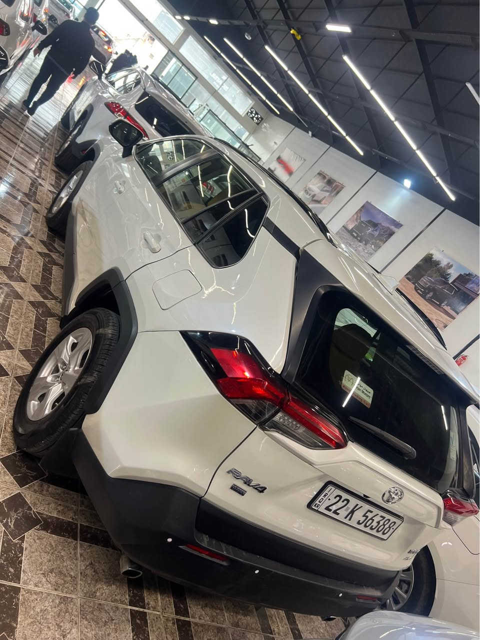 تۆیۆتا رافۆر ٢٠٢٠ 
مواسەفات خەلیجی شەریکە جیهان 
سیارەکە ٦ پارجە و نیوی سبوخە 
٥٣ کم حقیقی رۆشتوە 
گیر مەکینە تەق و رەقە هەمووو بەشەرت پێشی کەپسە 
هەتا دەحامی پیشی سبوخی نیە 
سیارەە زۆۆر خاوین ماوەتەوە 
سحری ١٨٠ وەرەق و مەجالکی زۆر کەمی تیدایە 
*********** أربيل, العراق
