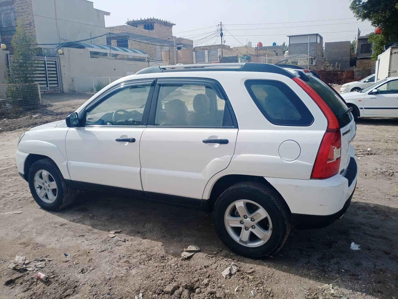 السلام عليكم  كية سبورتج موديل 2009 خليجي مكفولة من الضربة والصبغ والتبديل رقم بابل انكليزي بأسمي مكان السيارة بابل شارع 80 جهة النجف غير متواجد على النت  الاتصال على الرقم *********** السيارة جاهز من كلشي السعر 125 وبي مجال
