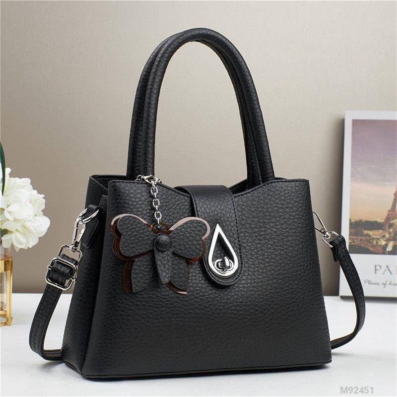 #تخفيضات_نار 🔥🔥🔥🔥🔥🔥🔥
اي قطعه داخل البوست صارت #ب١٧ الف فقط 
التوصيل لكل العراق صار (٣) الف فقط

العرض لمدة اسبوع فقط من تاريخ النشر 
❤️❤️❤️❤️❤️❤️
لأن كل امرأة تستحق حقيبة تشبهها 🤍 تجمع بين الأناقة، العملية، والذوق الرفيع."
التوصيل لكل محافظات العراق صار #ب٣ الف فقط 

متوفره حسب الالوان المرفقه في الصور ❤❤❤

#اذا_حبيتي_تكون_اطلالتج_مميزه راسلينا ع البيج 
او الاتصال ع الرقم ✅️***********✅️

  #التوصيل لكل محافظات العراق صار   (٣) الف فقط
