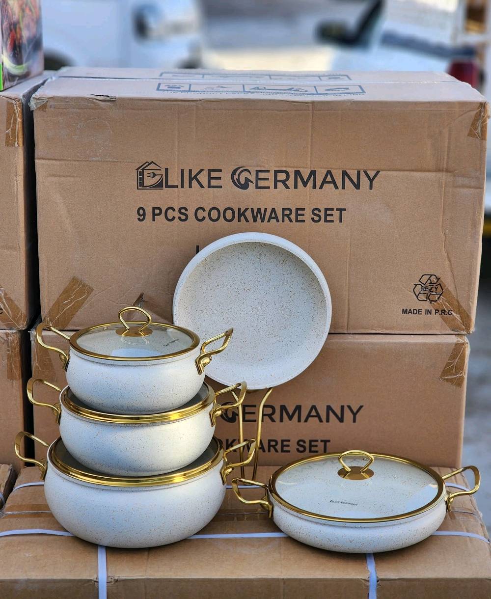 سيت قدور كرانيت زيتي اصلي 
تصميم أنيق وجودة عالية
طقم طبخ متكامل بتصميم راقي ولمسة فخمة، يجمع بين العملية والشكل الأنيق، مناسب لكل المطابخ العصرية.
المواصفات:
طلاء كرانيت عالي الجودة ✨
غير لاصق وسهل التنظيف
توزيع حراري ممتاز لطهي متوازن
مقابض معدنية قوية بلون ذهبي أنيق
أغطية زجاج حراري مع مسكة ذهبية
مقاوم للخدش والاستخدام اليومي
المحتويات:
قدور بأحجام متعددة مع أغطية
احجام 22/24/28/28
مناسب للطبخ اليومي والعزائم
الألوان المتوفرة:
أسود كرانيت
أبيض كرانيت
اختيار مثالي للي يحب الجودة والشكل الفخم بنفس الوقت 👌
جاهز يضيف لمسة تميز لمطبخك 🍳✨