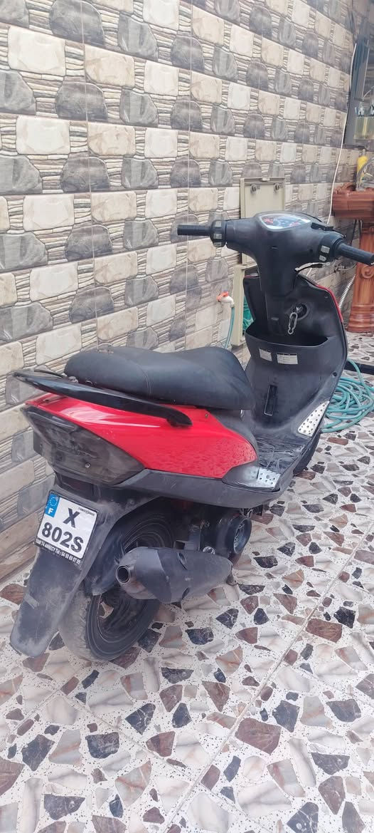 سلام عليكم دراجه ماكس عدله للبيع 
بوشه 49بلاد مكينه خرسه كلش حلوه وناعمه شلعه ومعدل ترايك للبصره اذا تعطل بيك ترجع دراجه تخبل ماموكفتني بشارع كهربايات شغاله هورن شغال كيلو متر شغال قفل جنطه شغال
 دراجه نكره سلف بكل وقت وهندر شغال وبيه تزويد زوج وياله رياضي وصالنصه  رياضي وشيال ودبلات رياضي وقطره رياضي وفراك بريك رياضي دراجه كلش حلوه مال جناي 
السعر400 
مكاني ديالى بعقوبه كاطون قرب مكتب بيروت رقمي ***********
وبل عافيه عل ياخذه ❤
