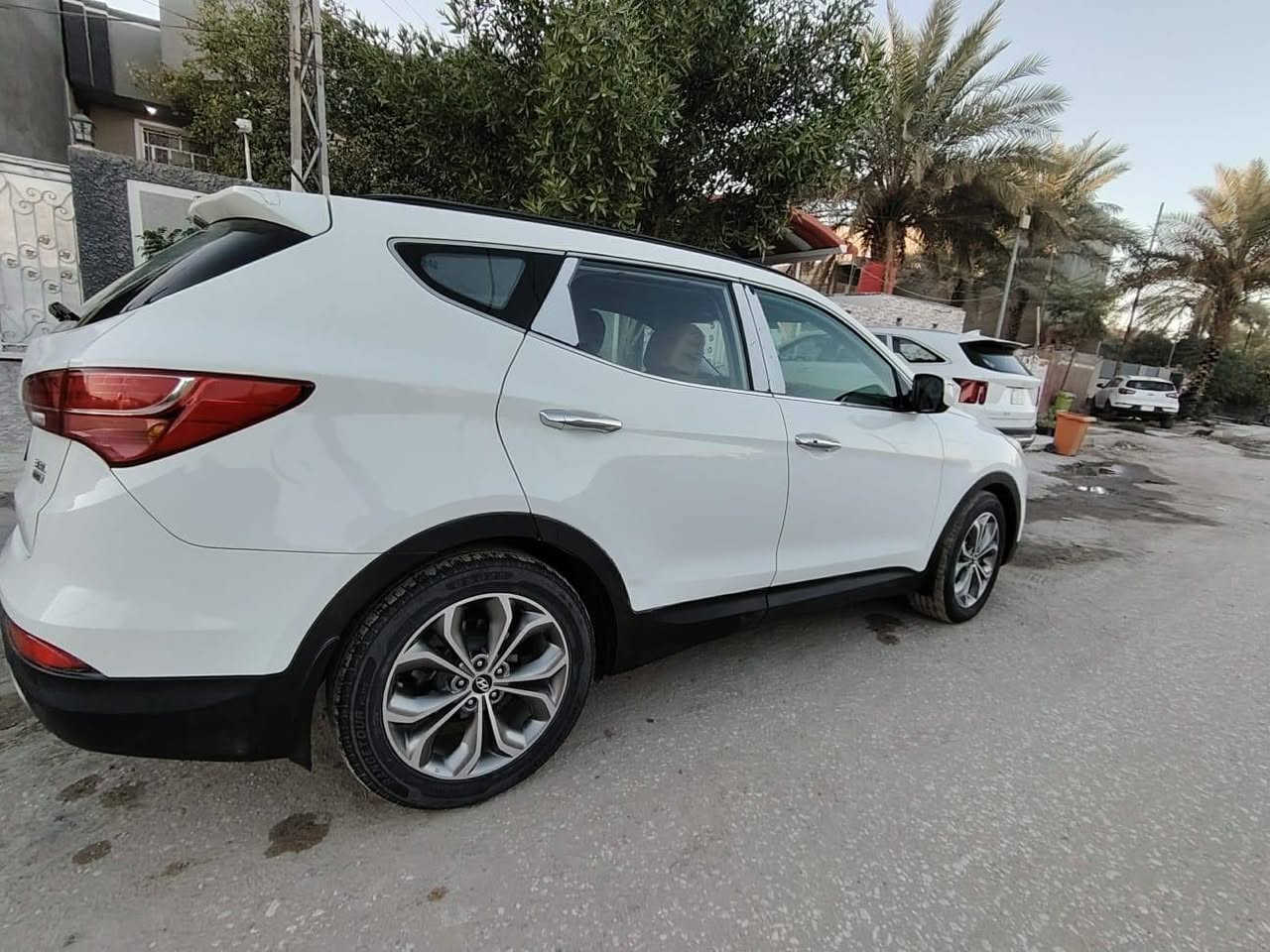 دفع رباعي 
سنتافي.13...اللون ابيض...مكفوله...سته سلندر...مكينه وكير  ممتازه....وما مفتوحات على الشركه...تبريد مامفتوح.ولا يفصل بالصيف....
كويتي فول مواصفات...ماشيه.143..
كشنات جلد عسلي جدد.
كشن سايق كهربائي 3.طگات..
سبعه راكب...3قطع تبريد...
بصمتين معاهه..بانوراما ...تدفئة كشن...مري شفط...بريك دسك خلفي وامامي..بردات بلاديه..اربع تايرات جدد..صدر امامي وخلفي جديد وعلى الفحص...رقم انكليزي الجديد...
باسمي...سنويه لغاية 2030..استيرن 3 وضعيات قياده..
مكان السياره بابل البكرلي
***********
179 وبيها مجال قليل
