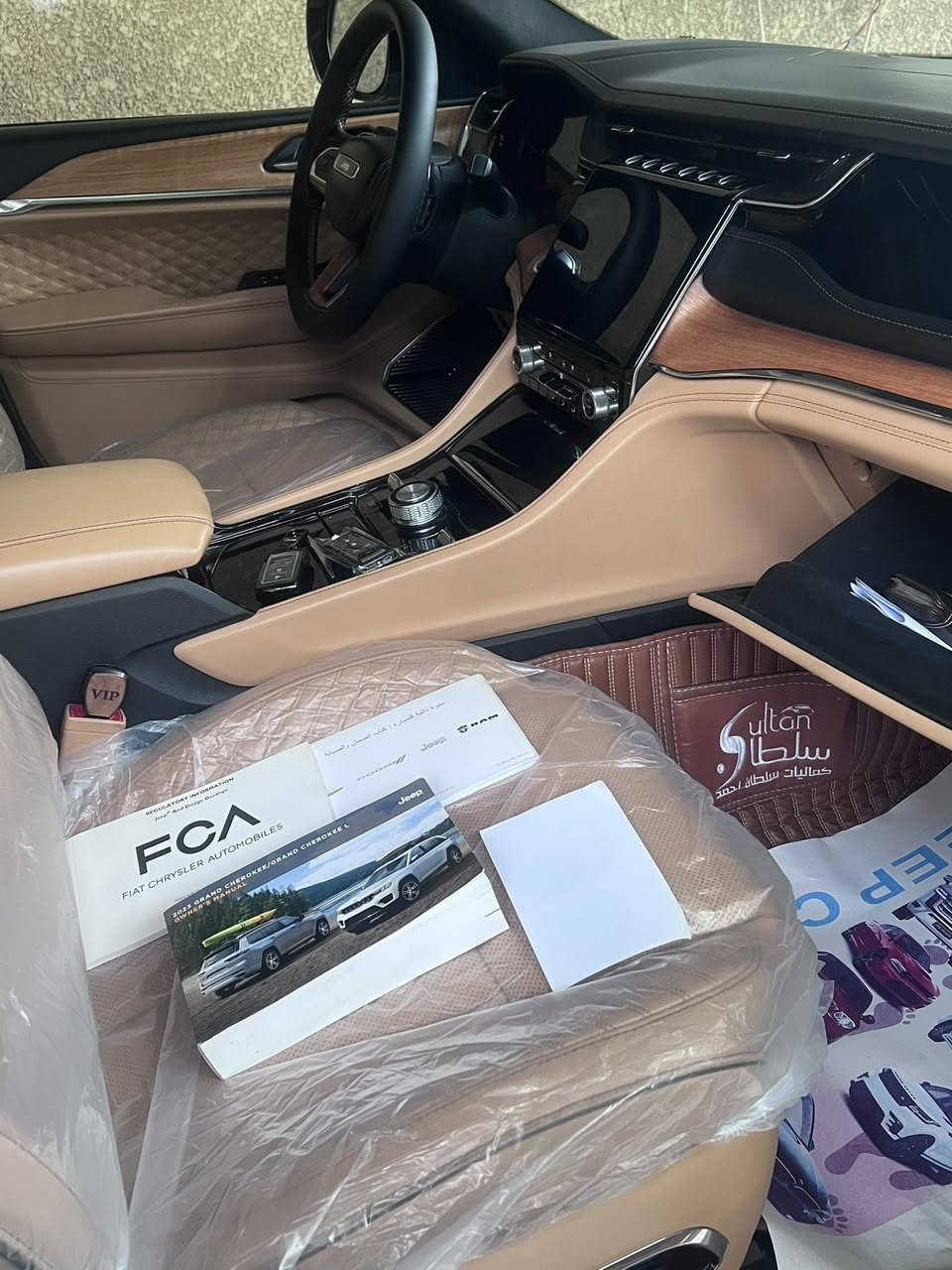 السلام عليكم 
للبيع جيب سومت ٢٠٢٣خليجي وكالة هارلم مكفولة 
ماشية 25miشاشات نضام صوتي ٢١سماعة سقف كنتارا كشن تدفئة تبريد مساج كامرا 360جكات 
السعر 475
للاستفسار .  ***********
