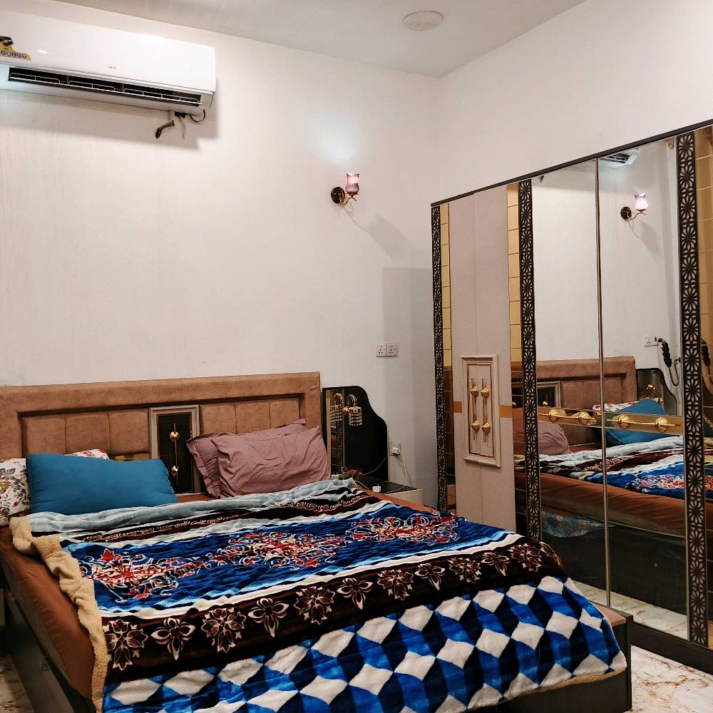 بيت للبيع سند 25طابو زراعي في سبع ابكار بشارع مشتل عايد اول فرع قريب علئ شارع العام جدا مساحة البيت 70متر واقع حال 75 واجهة 5 نزال 14 يتكون البيت
عدد الغرف 5 
عدد طوابق 3  
الغرف علئ الوجه مساحتهة 5 في 4
الغرف الصغيرة 3في 4
يوجد مدخلين للبيت
طابق الارضي يحتوي علئ ستقبال ومطبخ وغرفة نوم وحمام وترك
طابق الثاني غرفتان نوم وحمام
طابق ثالث غرفتان نوم وحمام
وبيتونة وسطحين بيت بناء حديث  بناء سنة 2021 للاستفسار اكثر اتصل علئ رقم  ***********