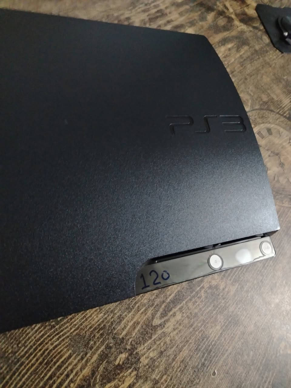 السلام عليكم
جهاز بلي 3 سلم نظيف ما مفتوح مال شركه
مع العاب gta 5 & كودفور وهواي العاب...
مع ملحقات جوستك عدد (١) فقط وكيبلات الhdm 1
وبلك كهرباء سعر ١٣٠ وبي مجال
مكان بابل حله ***********
