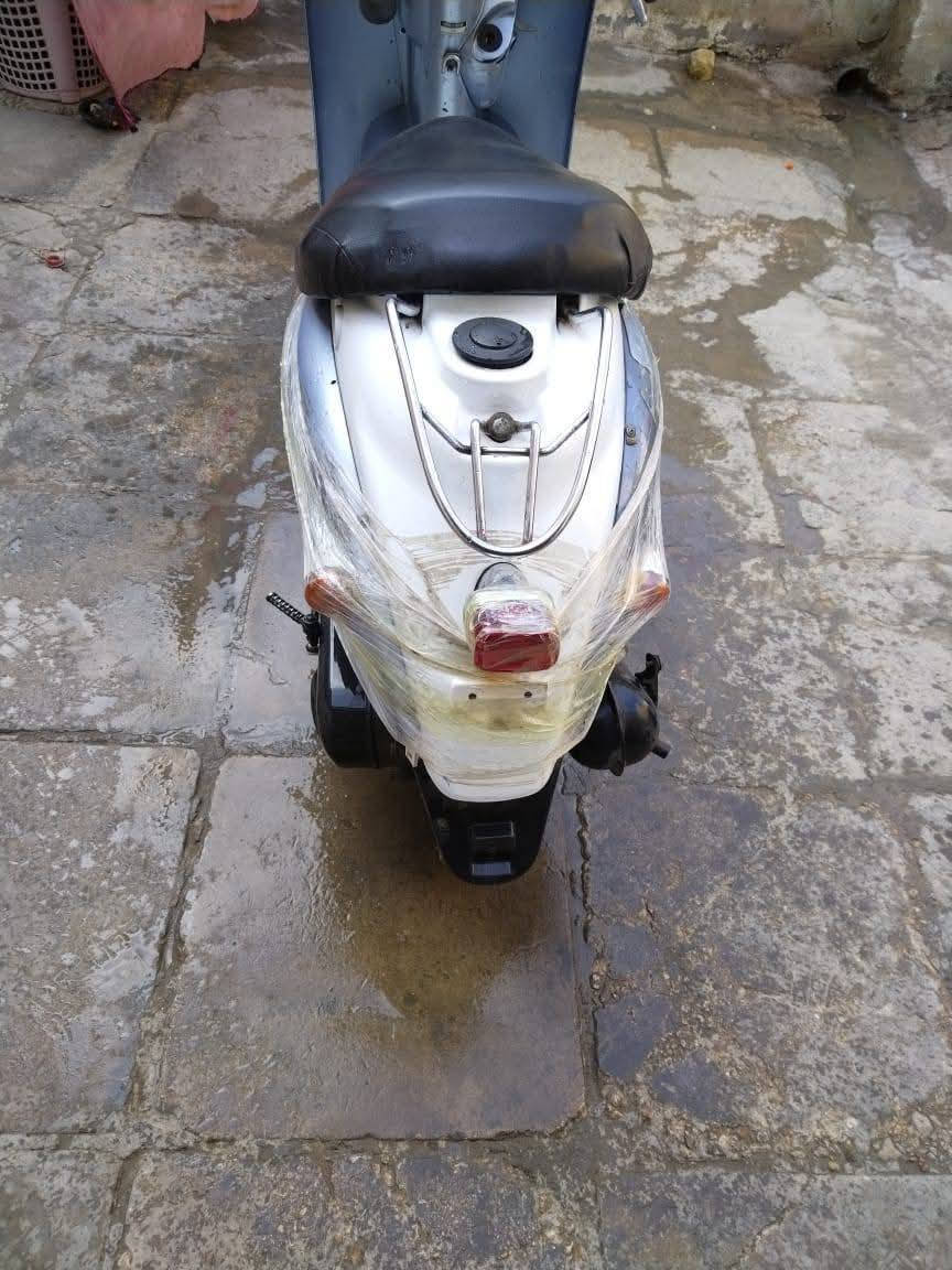 سلام عليكم
دراجه مصريه للبيع 
دراجه جاهزه من كلشي 
نقصه السلف مو شغال
السعر 150وبيه مجال 
المكان حي سومر 
الهاتف ***********
