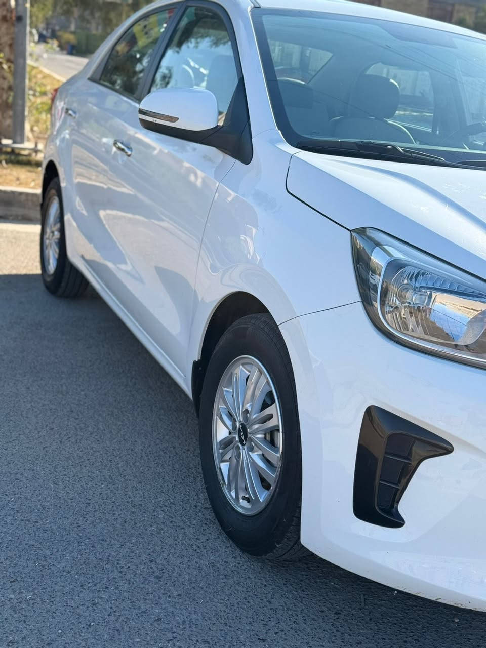 سلام عليكم كيا بيكاس موديل 23 السياره مكفوله من التبديل والصبغ عدا رصعه باب السايق بارد   رقم اربيل تحويل شوكت ميعجبك 
ماشيه 28 الف السياره مال بيت مكينه 1400 
مواصفاتها سلايت شاشه كشنات جلد حساسات اشاير بلمري
السعر 12،000 وبيها مجال 
مكاني بغداد حي الجهاد  
رقم الهاتف ***********
