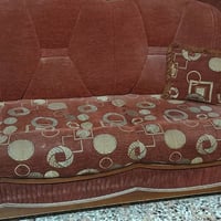 ماروني • ١٧ مقعد • ١٠ كوشات