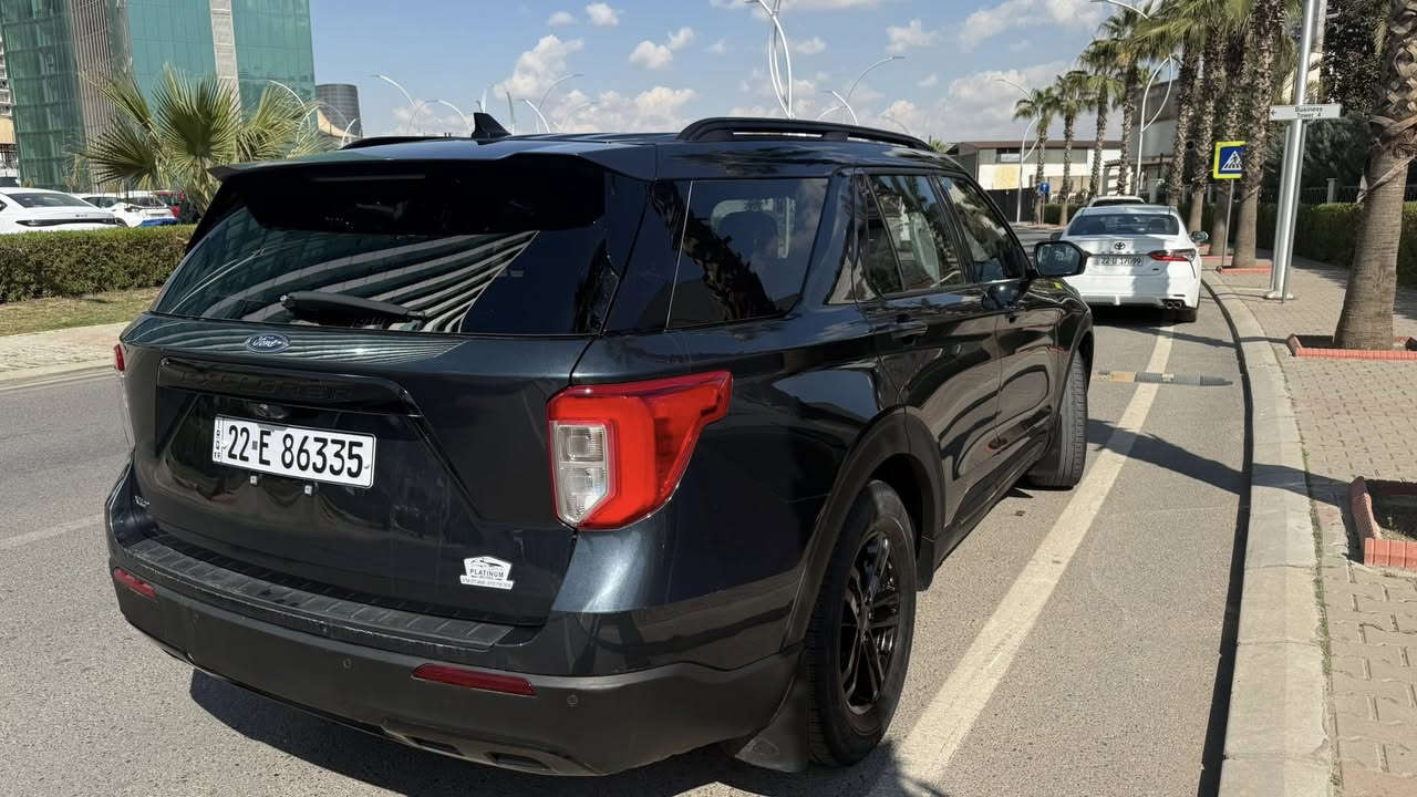 رمضان كريم اخوان
بيع سريع ،، بيع سريع ،، 

🔥 Ford Explorer XLT 2022

💰 السعر: 235 قابل للتفاوض

📍 الموقع: أربيل – مرقمة أربيل

📞 للاتصال: ***********

 السيارة بحالة ممتازة جدا جداً

 فقط شبر بارد بالباب الخلفي للسائق وشبر بالباب 

الأمامي جنب السائق

بچم كبس 

 رقم الشاصي 1FMSK7DH5NGB45430

تتم فحصها بشكل شهري وتبديل الدهن في شركة القاصد  ( فورد) 

⸻

⚙️ المواصفات الرئيسية:

 محرك 2.3L توربو – 4 سلندر

 المسافة المقطوعة: 69,500 كم

 عدد المقاعد: 7 ركاب

 فئة XLT

⸻

✨ التجهيزات:

 بصمة تشغيل + بصمة أبواب

 كشنات تدفئة

 رادار أمامي (تحديد مسار)

 رادار جانبي (نقاط عمياء)

 تحذير من الاصطدام

 حساسات خلفية + كاميرا

 • Auto Hold

 • Auto Start / Auto Stop

 • هاند بريك بصمة

 • شاشة لمس

 • Android Auto

 • Drive Modes (تحكم وضعيات القيادة)

 • مانع انزلاق + ABS

 • تحكمات ستيرن

 • منافذ USB + AUX

 • وبقية المواصفات المعروفة لفئة XLT
