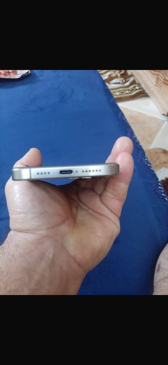 السلام عليكم 
أيفون 15 برو ماكس ألون تيتانيم نضيف 
تفاصيل بل صور 
السعر 1050
المكان البياع حي الأعلام 
***********
