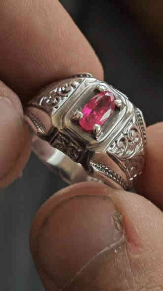 خاتم ياقوت أفغاني نوادر غير معالج غير مسخن
خاتم ياقوت أفغاني غير معالج غير مسخن يعني خام ، الخاتم جوهره ركز ، مصنوع في أفغانستان بفضه اعيار 1000 طلاء روديوم ، الحجر ياقوت أصلي وبي شهادة مختبر ومفحوص داخل مختبر في أفغانستان اسم المختبر GGI تكدرون ادخلون على موقع المختبر ومن خلال الباركود والرمز التعريفي يطلع الكم تاريخ ووقت إختبار فحص الحجر 
رقمي واتساب ***********
