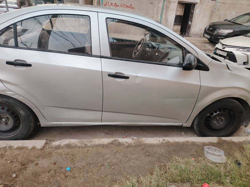 شوفر ليه سونك 2012 رقم بابل كير ومكينه خير من الله أوتو  تخم تاير باتري جديد كهربائيات كلها شغاله لايت زنون مكانه بغداد جسر ديالى القديم سعرها 50 مراوس هم ترهم حسب القناعة واقساط ترهم حسب الاتفاق
***********
