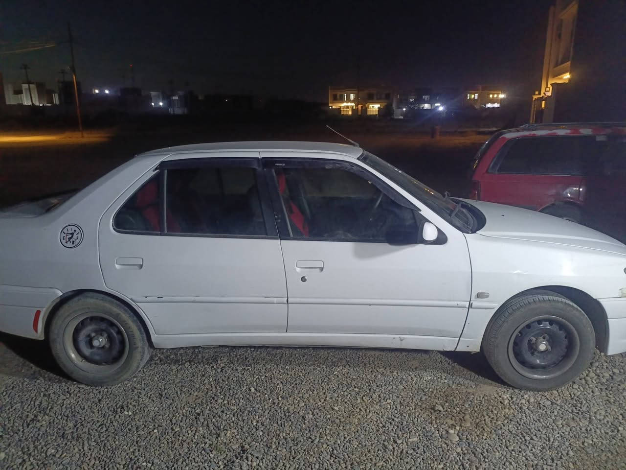 السلام عليكم بيجو 2001 تبريد تدفئه رقم بغداد باسمي 
المحرك بي خيط تبخير 
***********
السعر 42 وبي مجال

