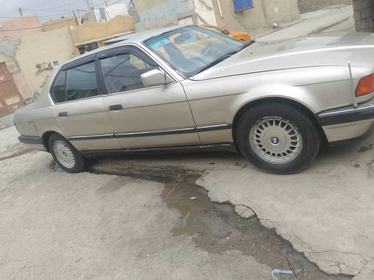 سلام عليكم
حجم 735 لون ذهبي غير َحدد
للبيع كير ومحرك مابيهن شي
سلايت كهربايات جاهزه
طخم مابي شي مسجل. قفل مركزي دمام السياره جاهزه
اليوم سجلت ع كاربون
السياره بسمي رقم دولي
السنويه لل ٣١ ماصاريومين من حولتهه هزتهه جديد
بيهه طخه جهت النفر ترهم مقدمه 20وبل شهر2 اومراوس حسب القناعه
يرادلهه تربيب غرفه السيارة خير من الله الرقم***********:***********
