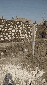 بناء حجر • اساسات • اسيجة بيوت