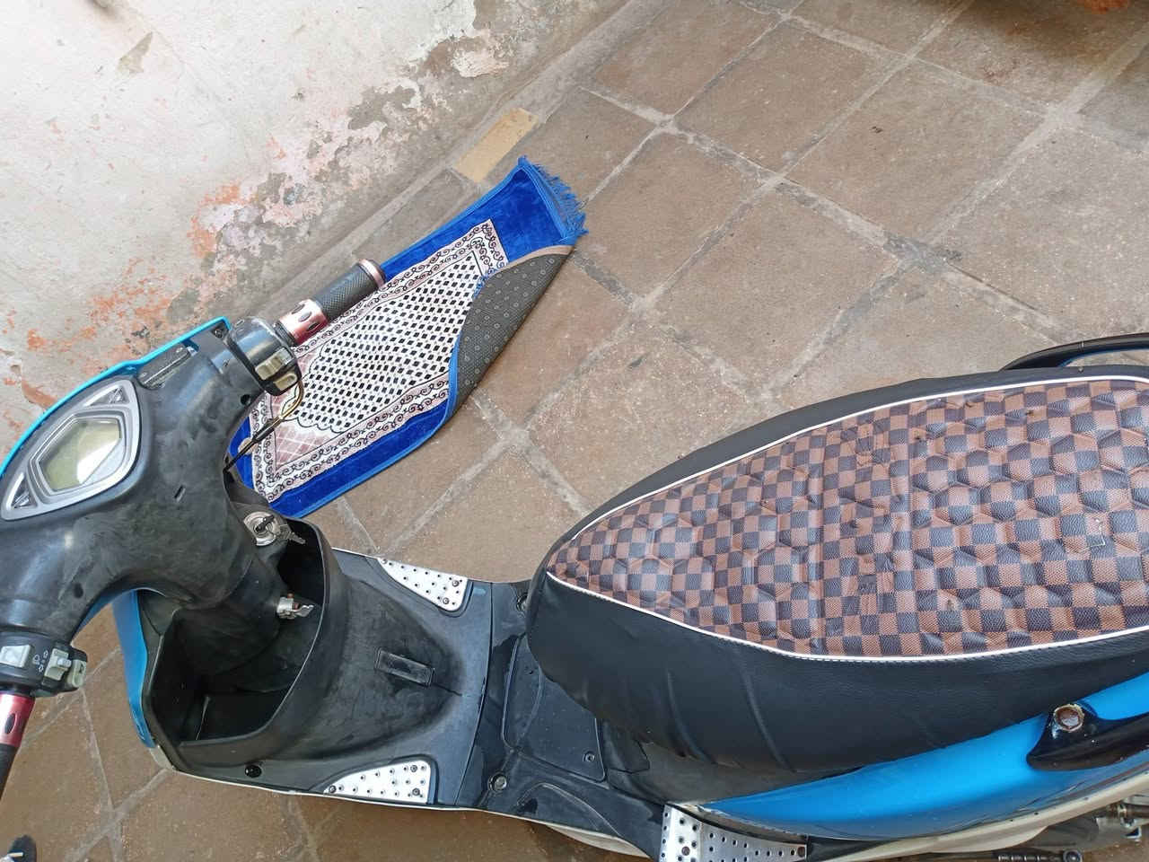 للبيع ماكس عدله نضيفه كلش كهربائيات كلشي شغال نكره سلف بكل وقت مكينه مفتوحه بس هيه مكفوله من صوت ودخان بيه ويلات اصليات او صدر اصلي وشيار اصلي مكاني نجف السعر 600 وبيه مجال ***********
