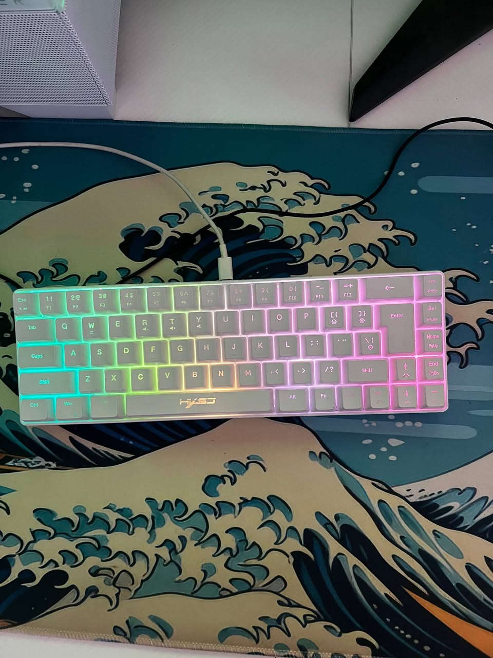 Pc مستخدم 6 اشهر  نضيف جداً
المواصفات 

 المعالج R5 5500 
 المذربورد M.b b450m asus
Ram 16 3200mhz
 كرت الشاشة Rtx 4060 8gb
 الهارد الاساسيM.2 1T 
هارد اضافي ميكانيكي واحد تيرا
 الباورسبلاي P.s 600w deepcool
الشاشة msi حجم 27 ips (180 HZ)
Case mass m12 ابيض
يجي وياه ماوس كيمنك 18000dp 
كيبورد كيمنك
جويستك مال بلي فور
هيدست و كذلك سبيكرات
قطعة بلوتوث
و كذلك UPS 
و ماوس باد اصلي 
السعر مليون و 700 و بيها مجال بسيط
مكاني البصرة و هذا رقمي ***********
