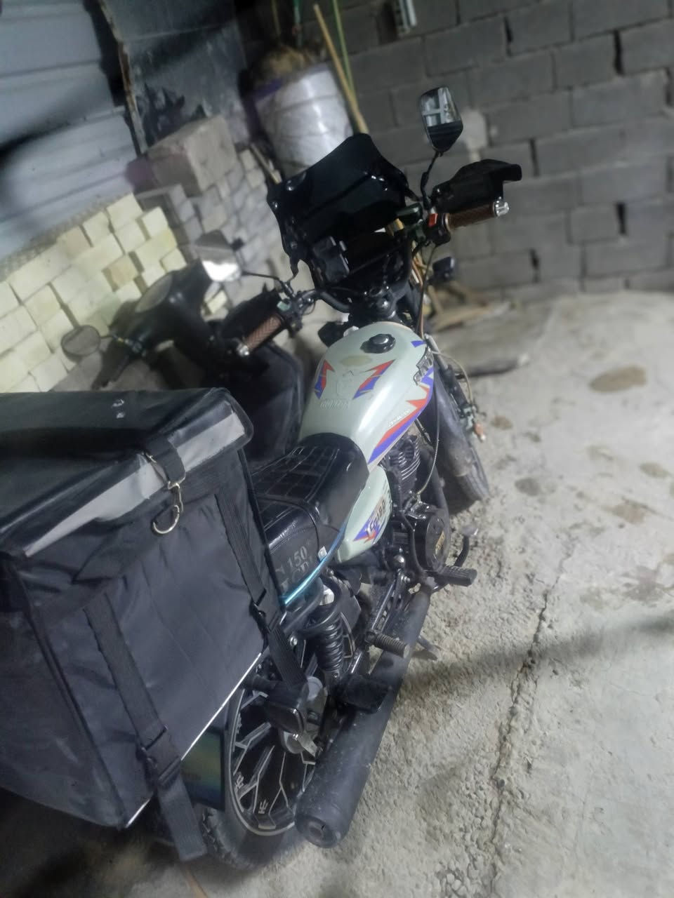 سلام عليكم دراجه يراني موديل خمسه وعشرين دراجه خير من الله ينقص ما بيه  مكاني بلديات رايده  800
783 854 7931


**إذا كنت صاحب هذا الإعلان وتريد حذفه لأي سبب، رجاءا أرسل رسالة إلى الدعم الفني**