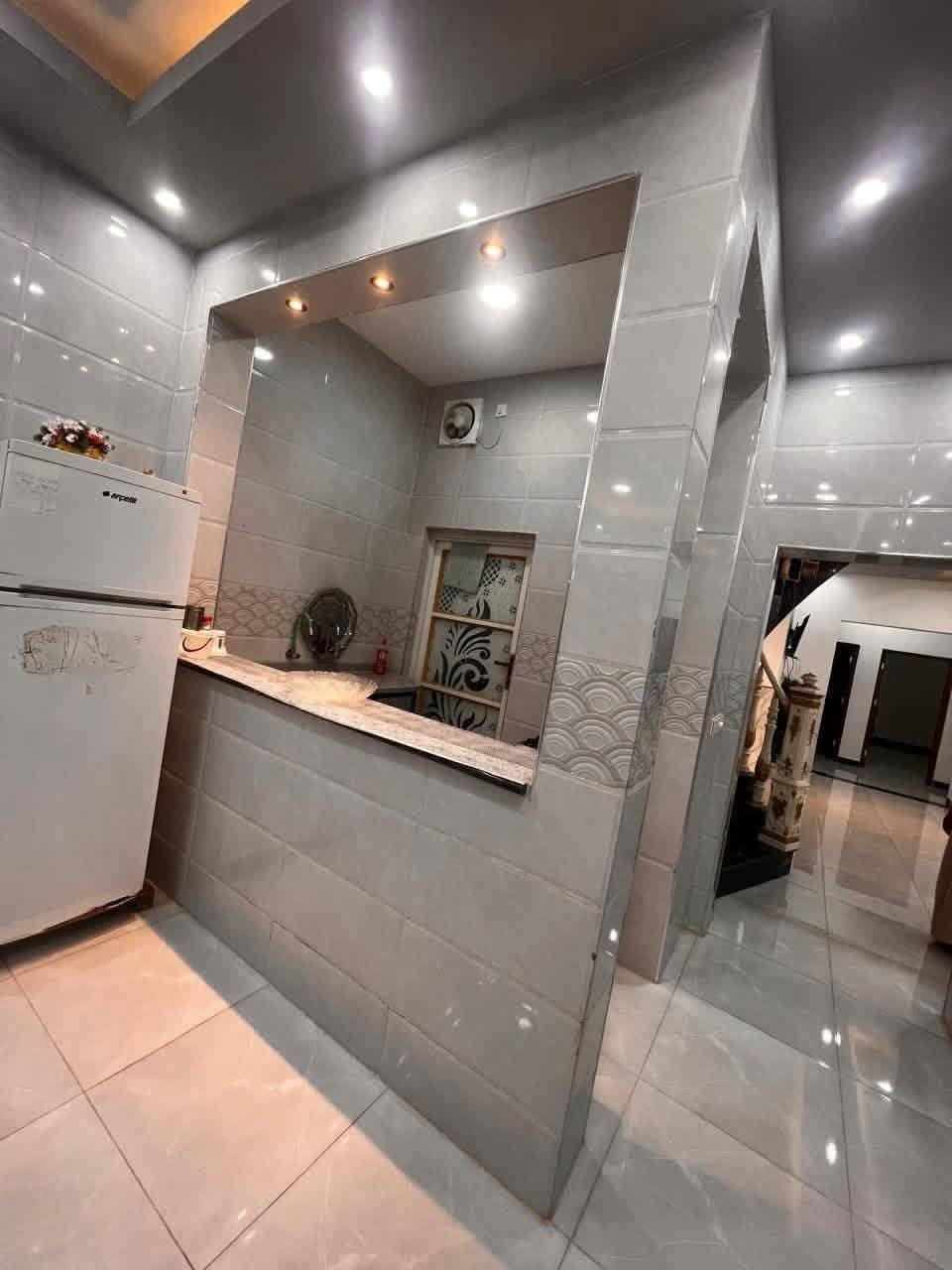 #للبيع دار سكني تكريت الديوم منطقة 16 الف
#مساحة 240 متر
#واجه 8 م ونزال 30 م
#موقع مقابل حديقة وقريب جدا من شارع 30 تبليط بين منطقة 16 الف و منطقة حاجة رشيده وقريب من فلكة
#يحتوي الدار على
#عدد غرف نوم 4 
#صالة استقبال
#صالة وسطية عدد 2
#مطبخ حار وبارد
#عدد صحيات داخلية وخارجية عدد 3
#حمامات داخليه عدد 2
#حديقة داخلية
#الدار سحب مغربي 
السعر ١٦٣ مليون قابل للتفاوض 
التعامل مع صاحب الدار مباشر 
الاستفسار 
الاتصال.. ***********
***********
