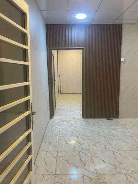 سلام عليكم شقة للايجار ***********
شقة طابق 2 درجيين للإيجار عوائل فقط بناء جديد جاهزة  العنوان المشتل حي المعلمين قرب المجلس البلدي منطقة سكنية بيت وليس عمارة 
تحتوي على غرفة وصالة ومطبخ وحمام السعر 300 الف 
غير متواجد بالفيس للتواصل ***********
واتساب هم موجود
