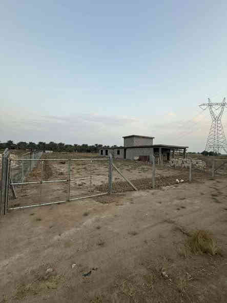 للبيع دونم في صخريجة قرب مقبرة العبادي مقاطعة 8 صخريجة الغربية واجهة 20 م سند مستقل فتح بيان بنفس اليوم ( الدونم مزود باجازة بناء اصولية ) يعني تبني و انته مرتاح..           للاستفسار الاتصال ***********
